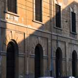 Gli edifici che compongono la Manifattura si configurano come una sequenza di caseggiati posti in un grande quadrilatero, compreso tra via Ravanas, via Crisanzio, via Nicolai e via Libert�